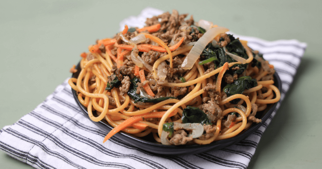 Finished bowl of cheap and easy ground beef lo mein