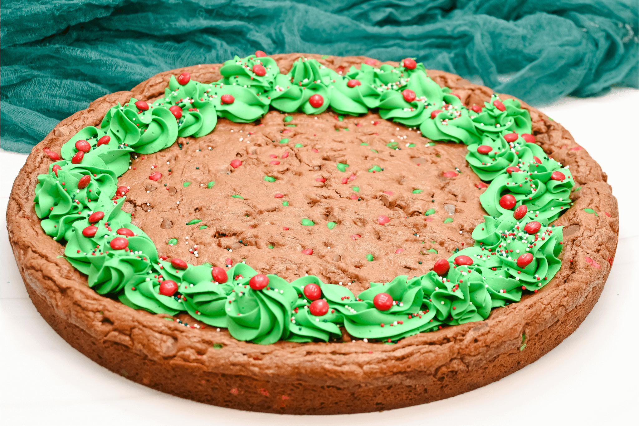 Christmas Chocolate Chocolate Chip Pizza Cake | The TipToe Fairy