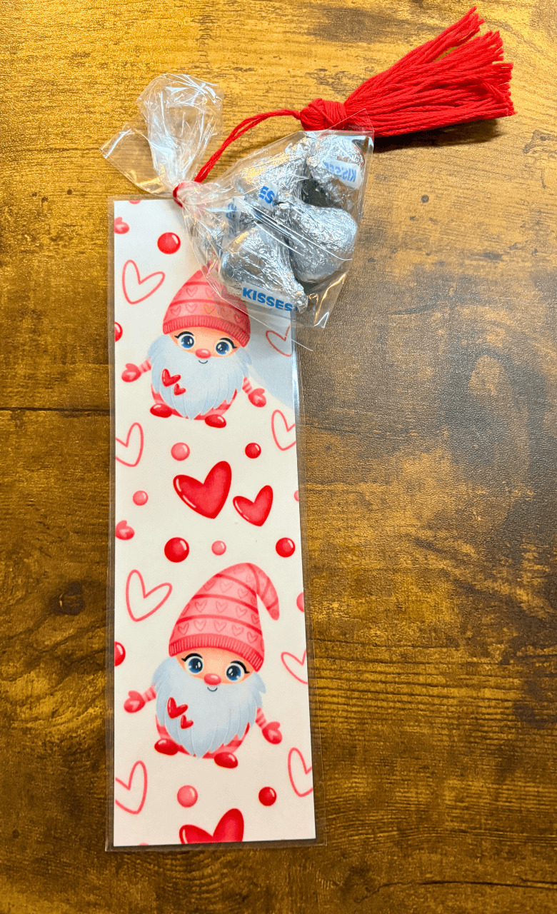 FREE Printable Valentine Bookmarks Idea for Kids | The TipToe Fairy